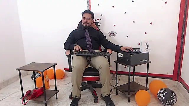 Snapshot of KalethBigDick chatting on November 10, 2:49 am KalethBigDick online show from November 10, 2:49 am