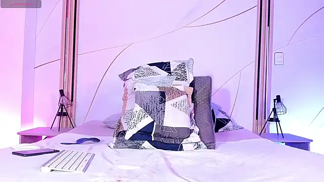 CheryHandsome online show from February 7, 6:05 pm