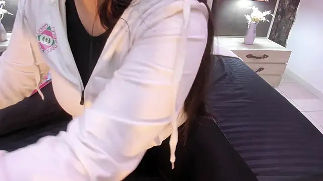 Snapshot of Miia_Thompsonn chatting on March 11, 3:47 am Miia Thompsonn online show from March 11, 3:47 am