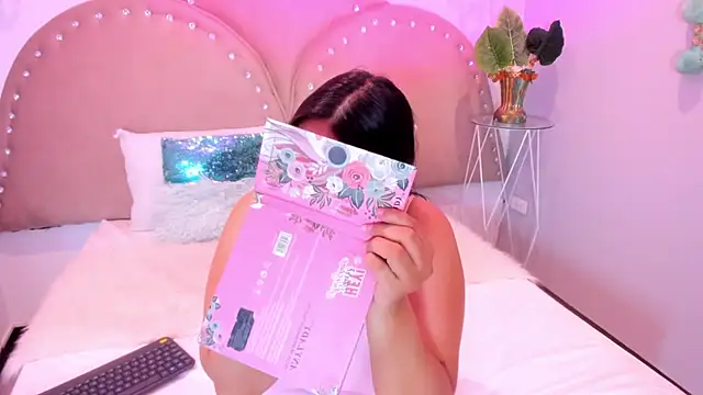 Snapshot of Miia_Thompsonn chatting on September 26, 2:40 am Miia Thompsonn online show from September 26, 2:40 am