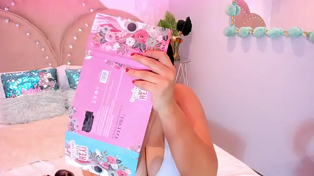 Snapshot of Miia_Thompsonn chatting on October 1, 3:11 am Miia Thompsonn online show from October 1, 3:11 am