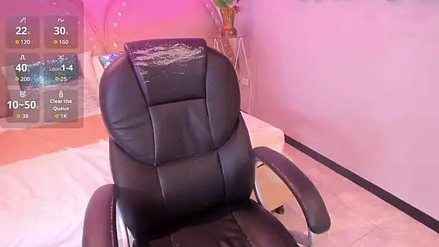 Miia Thompsonn online show from March 27, 10:00 pm