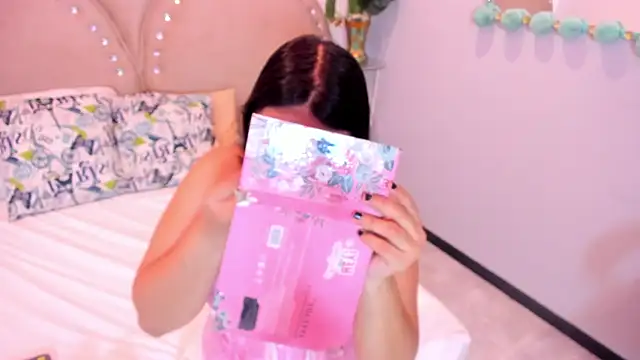 Snapshot of Miia_Thompsonn chatting on November 27, 3:18 am Miia Thompsonn online show from November 27, 3:18 am