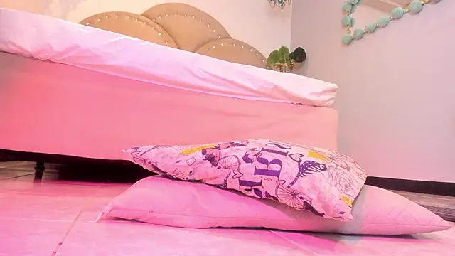 Miia Thompsonn online show from February 24, 7:20 am