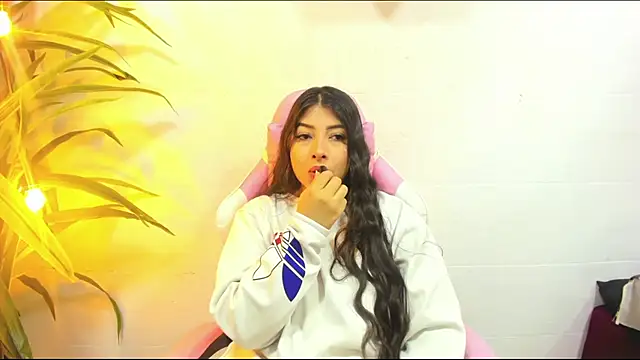 Snapshot of Miia_Thompsonn chatting on October 12, 4:19 pm Miia Thompsonn online show from October 12, 4:19 pm