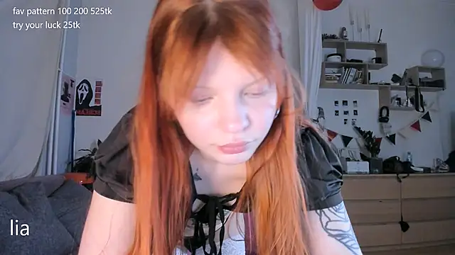 Snapshot of lil_lia chatting on May 13, 10:50 pm lil lia online show from May 13, 10:50 pm