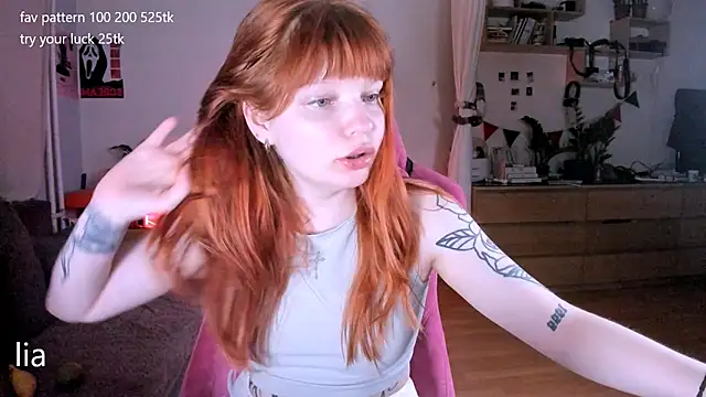 Snapshot of lil_lia chatting on June 19, 10:36 pm lil lia online show from June 19, 10:36 pm