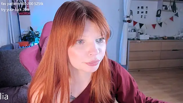 lil lia online show from May 19, 1:56 am