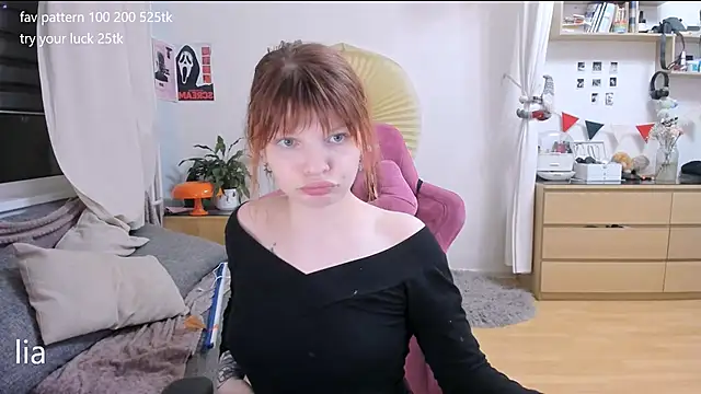 lil lia online show from April 4, 9:21 pm