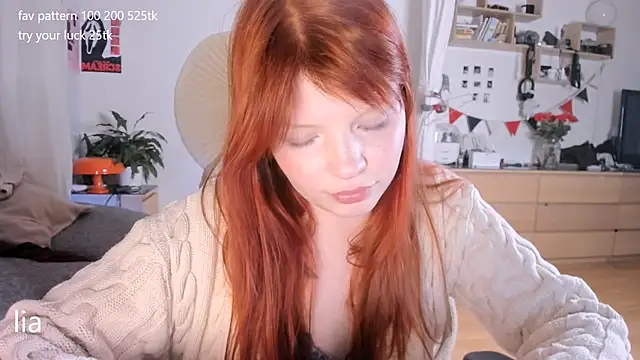 Snapshot of lil_lia chatting on April 22, 9:10 pm lil lia online show from April 22, 9:10 pm