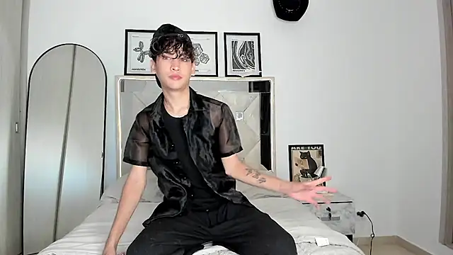 Adriien19 online show from October 23, 3:05 am