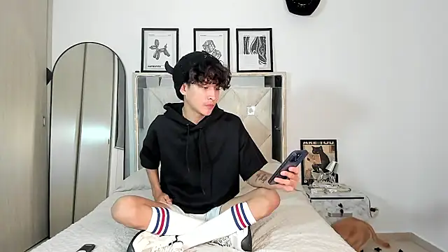 Adriien19 online show from October 24, 4:00 am