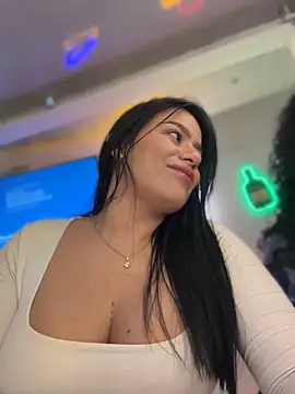 Miah gomez  online show from April 19, 1:17 am