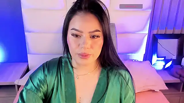 Miah gomez  online show from May 9, 12:30 pm