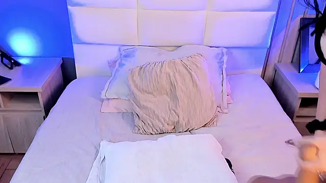 Miah gomez  online show from March 20, 6:09 pm