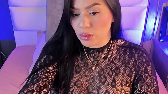 Miah gomez  online show from April 13, 8:02 pm