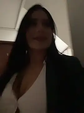 Miah gomez  online show from November 10, 7:30 pm