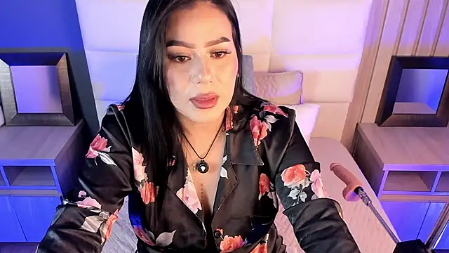 Miah gomez  online show from November 18, 9:07 pm