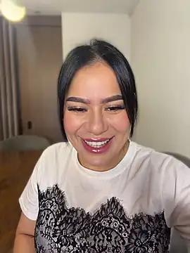Miah gomez  online show from April 21, 11:11 pm