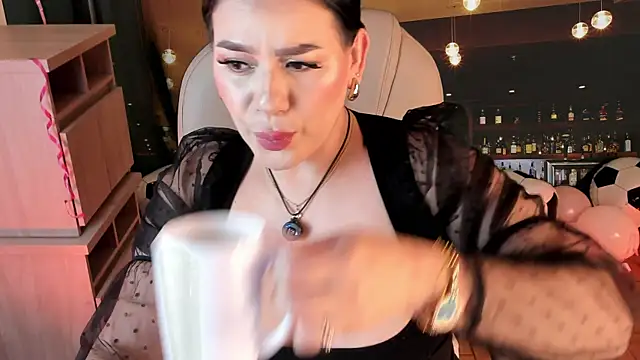 Miah gomez  online show from June 24, 8:39 pm
