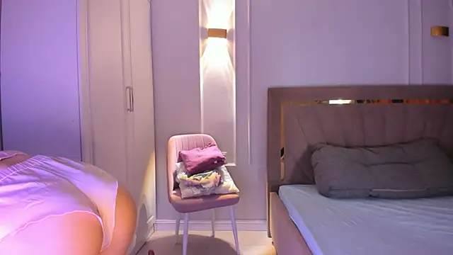 heemia online show from March 29, 2:24 am