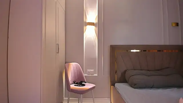 heemia online show from April 18, 2:03 am