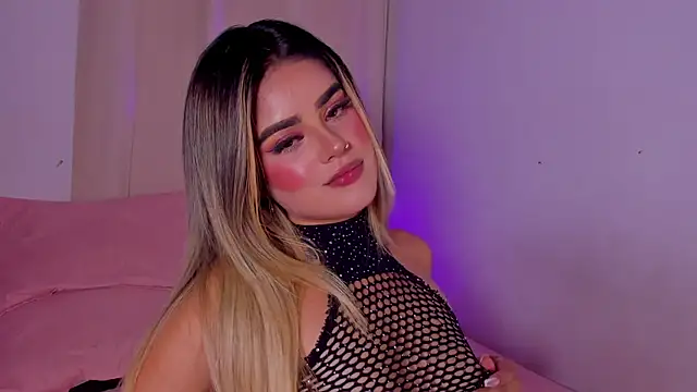 AmyStevenss online show from April 14, 4:39 am