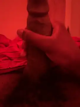 Snapshot of tatou18 chatting on February 23, 9:37 pm tatou18 online show from February 23, 9:37 pm