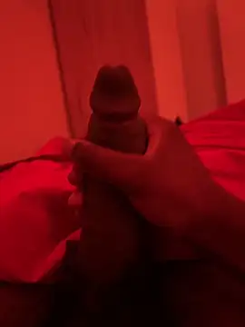 Snapshot of tatou18 chatting on February 24, 11:16 pm tatou18 online show from February 24, 11:16 pm