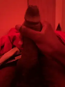 Snapshot of tatou18 chatting on February 22, 7:37 pm tatou18 online show from February 22, 7:37 pm