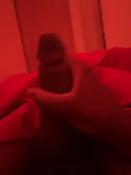 Snapshot of tatou18 chatting on March 15, 1:23 am tatou18 online show from March 15, 1:23 am