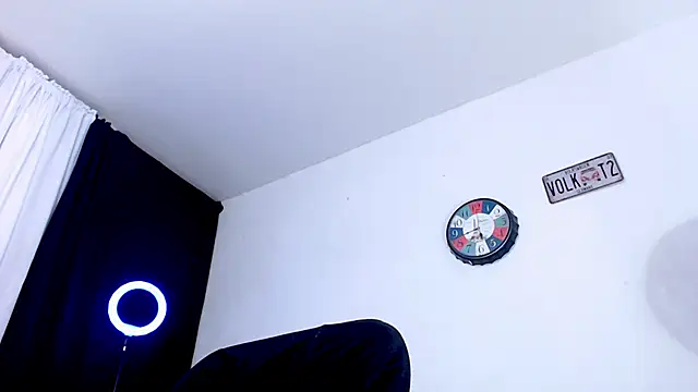 Antonywebb94 online show from April 14, 2:49 am