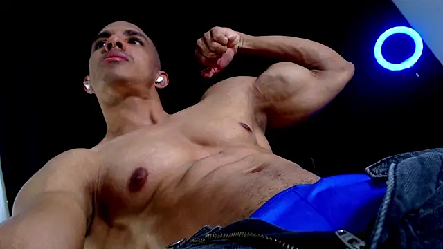 Antonywebb94 online show from October 22, 4:39 pm