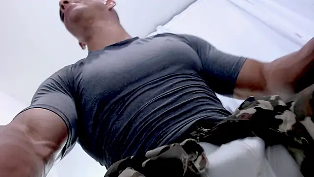 Antonywebb94 online show from April 18, 2:14 am