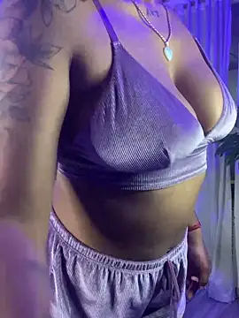 Snapshot of haiiley_more chatting on February 8, 2:47 am haiiley more online show from February 8, 2:47 am