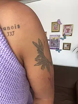 Snapshot of haiiley_more chatting on February 8, 8:21 pm haiiley more online show from February 8, 8:21 pm