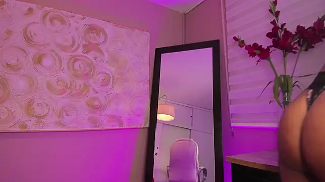 Snapshot of haiiley_more chatting on February 7, 6:03 am haiiley more online show from February 7, 6:03 am