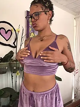 haiiley more online show from May 8, 5:17 pm