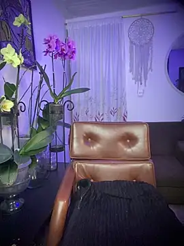 haiiley more online show from May 8, 5:11 am