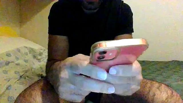 Snapshot of coppai200 chatting on October 5, 12:23 am coppai200 online show from October 5, 12:23 am