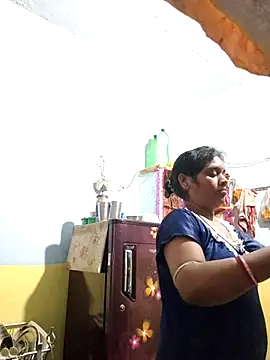 priyadarshiPRIYASEXCPL223 online show from May 27, 1:57 am
