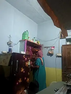 priyadarshiPRIYASEXCPL223 online show from May 8, 12:36 am