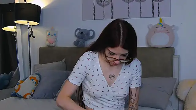 CassKiera online show from September 18, 5:10 am