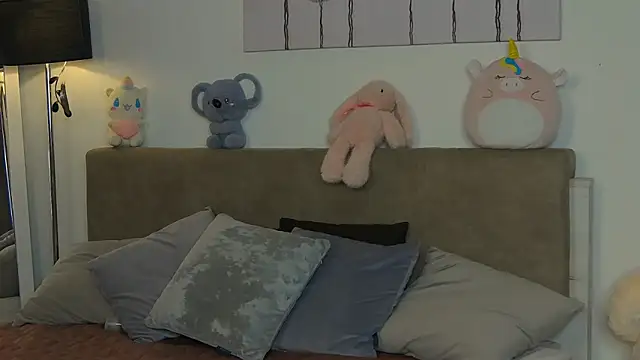 CassKiera online show from November 19, 6:13 am