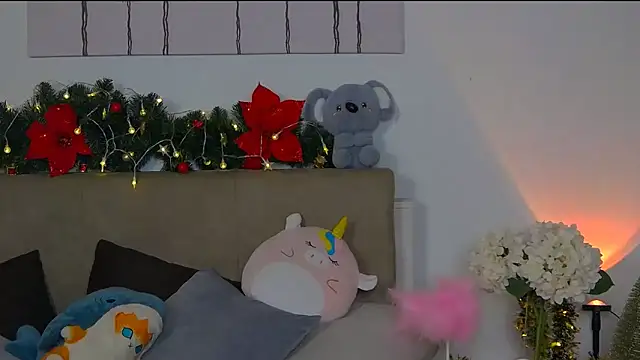 CassKiera online show from December 22, 5:51 am