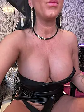 Snapshot of Luiza_Hammer chatting on March 6, 9:58 am Luiza Hammer online show from March 6, 9:58 am