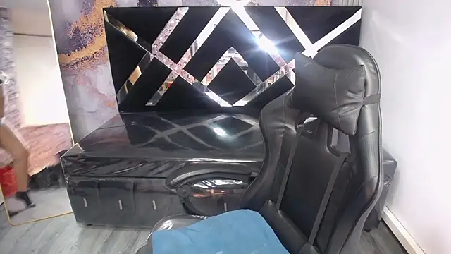  mila sweet v online show from December 20, 1:25 pm