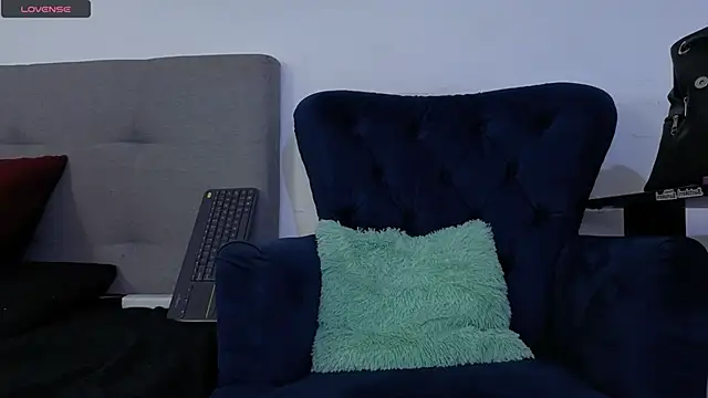 Snapshot of alissonandamy chatting on April 26, 12:13 pm alissonandamy online show from April 26, 12:13 pm