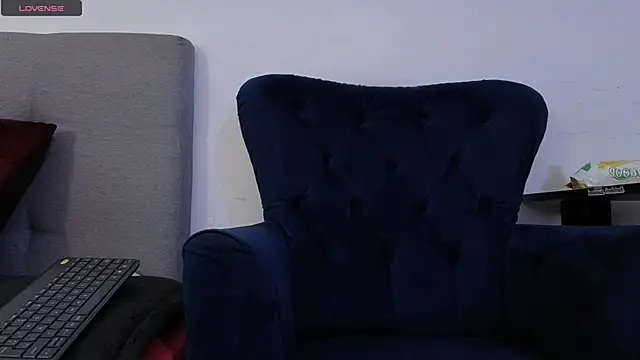 alissonandamy online show from April 4, 8:26 pm