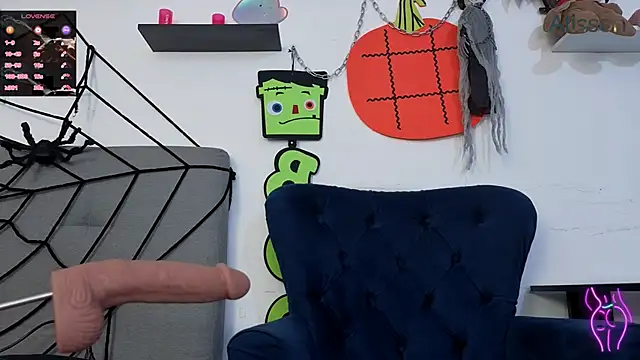 alissonandamy online show from October 25, 7:03 pm